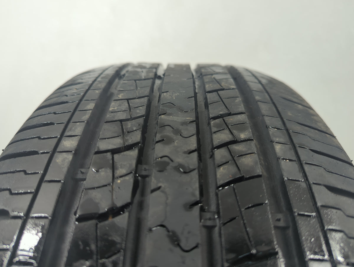 Used Tire 225/55R19 KUMHO SOLUS KH16 99V - Tread Depth 8/32 - Oemusedautoparts1.com