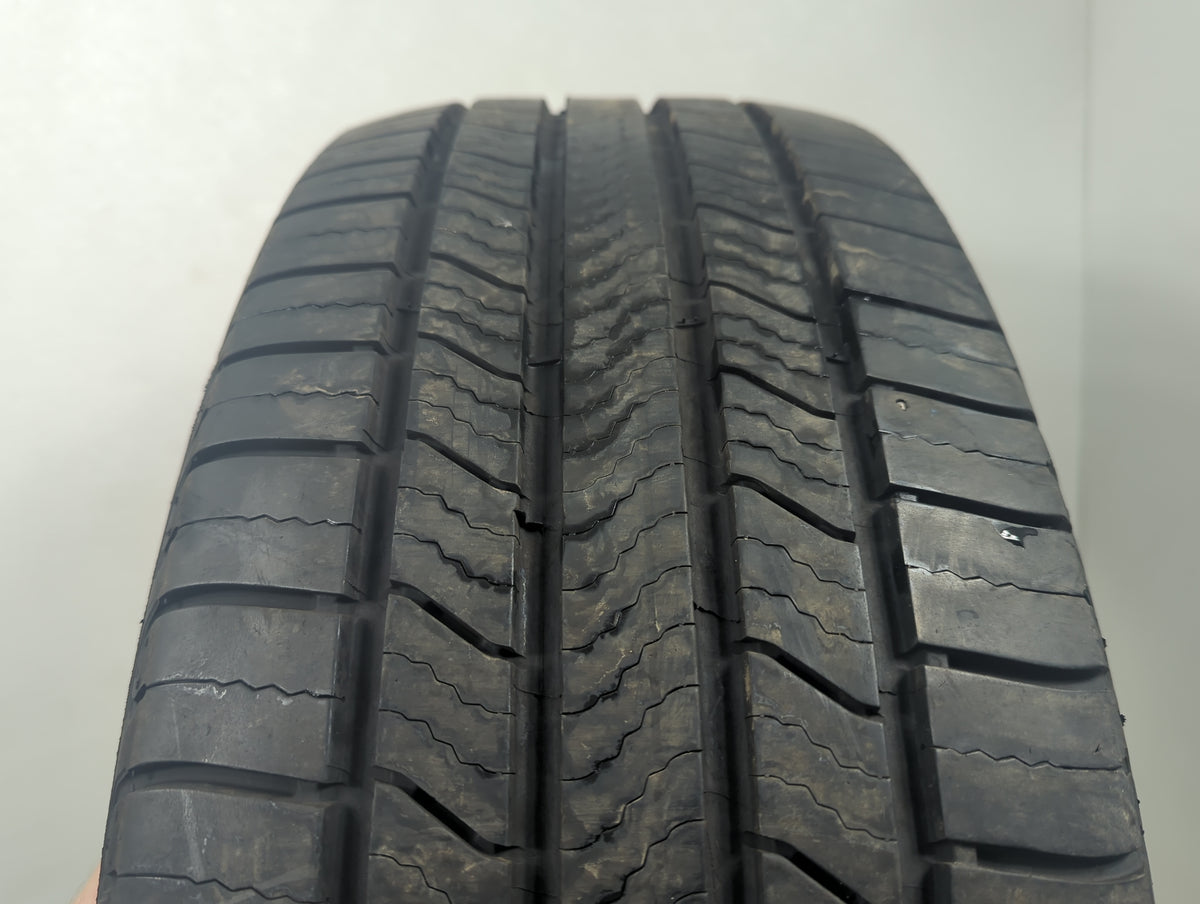 Used Tire 255/55R20 MICHELIN DEFENDER 2 110H - Tread Depth 9/32 - Oemusedautoparts1.com