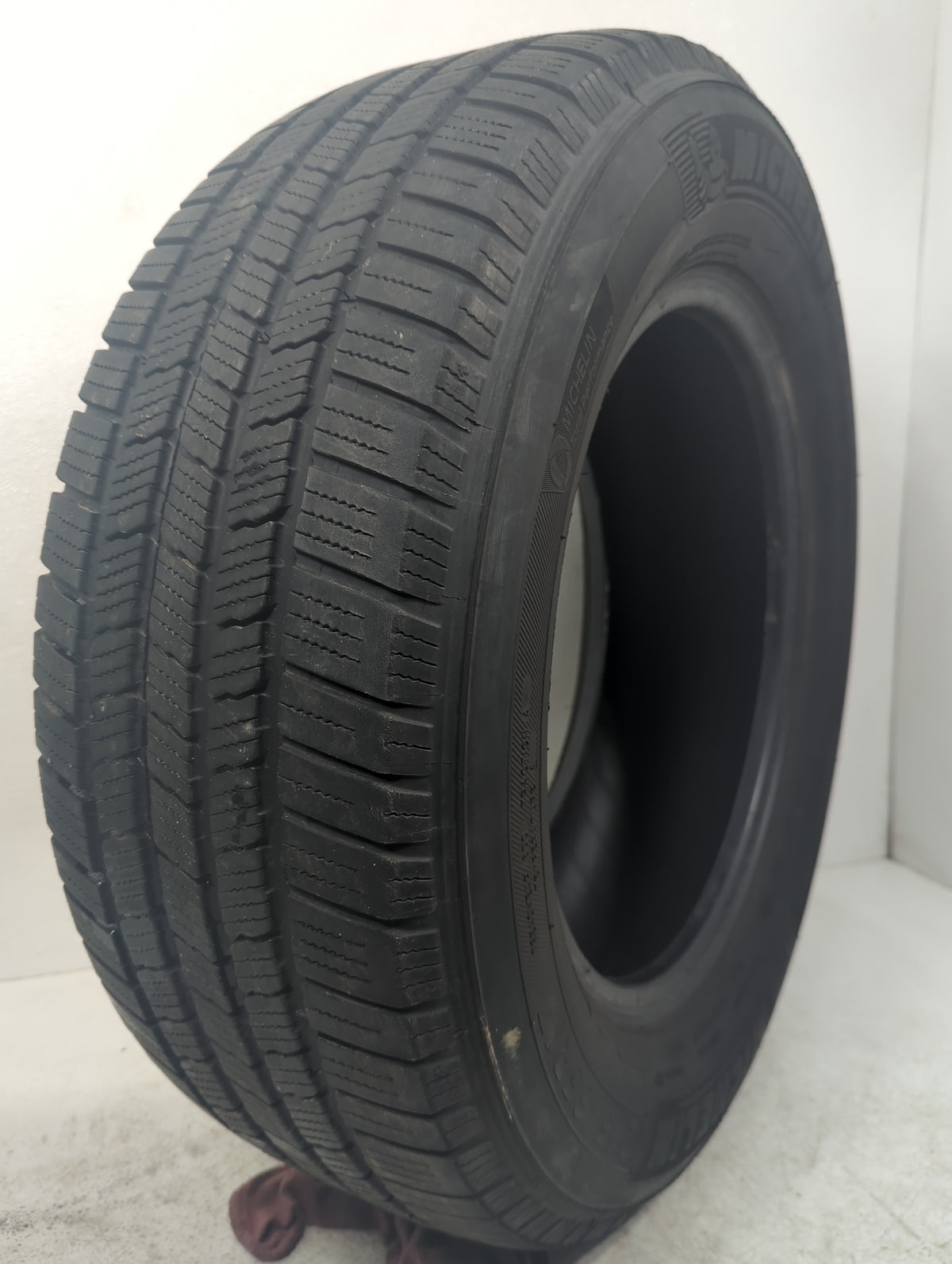 Used Tire 245/65R17 MICHELIN DEFENDER LTX - Tread Depth 8/32 - Oemusedautoparts1.com