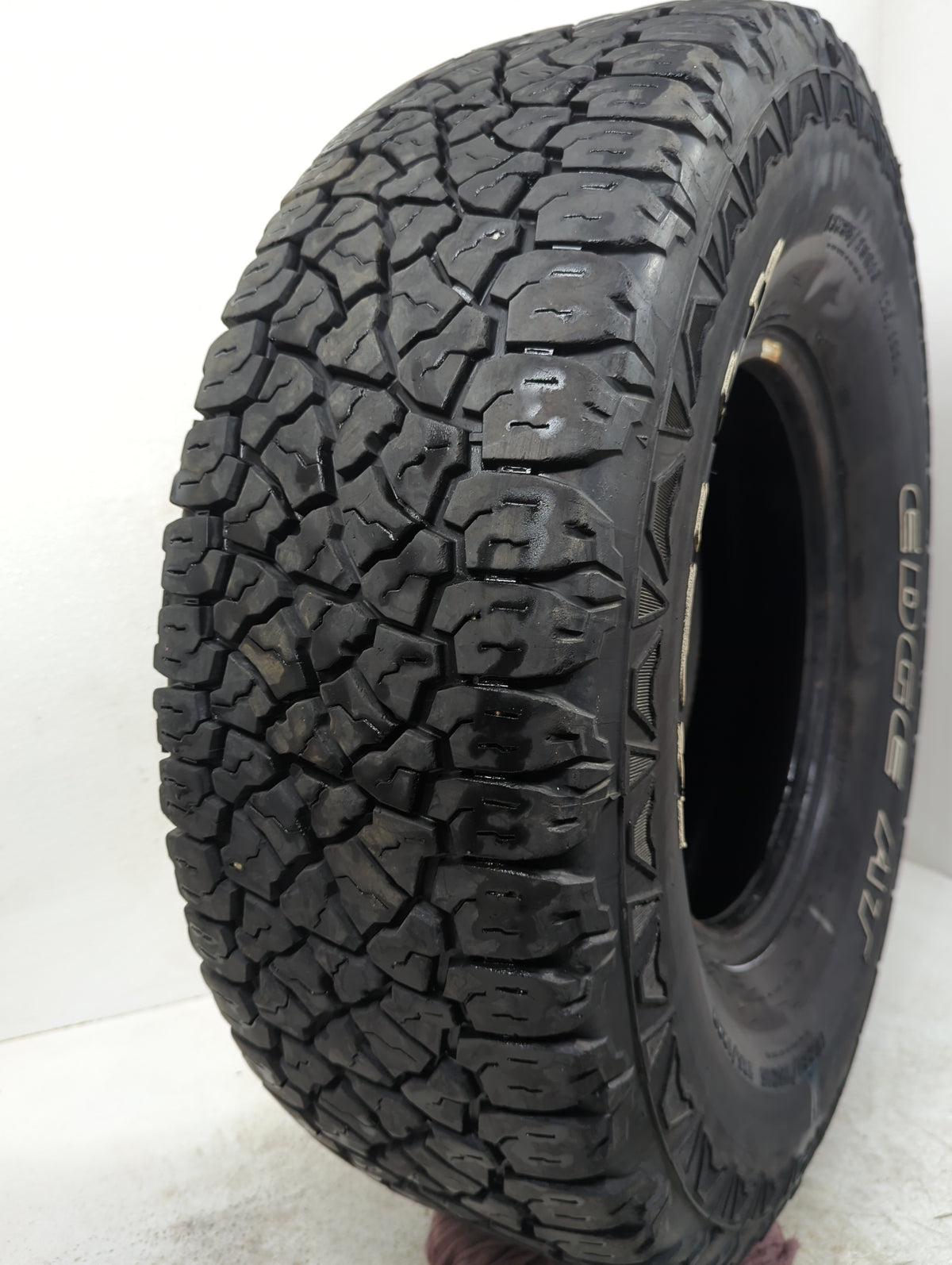 Used Tire 285/75R16 KELLY EDGE AT 126R - Tread Depth 11/32 - Oemusedautoparts1.com
