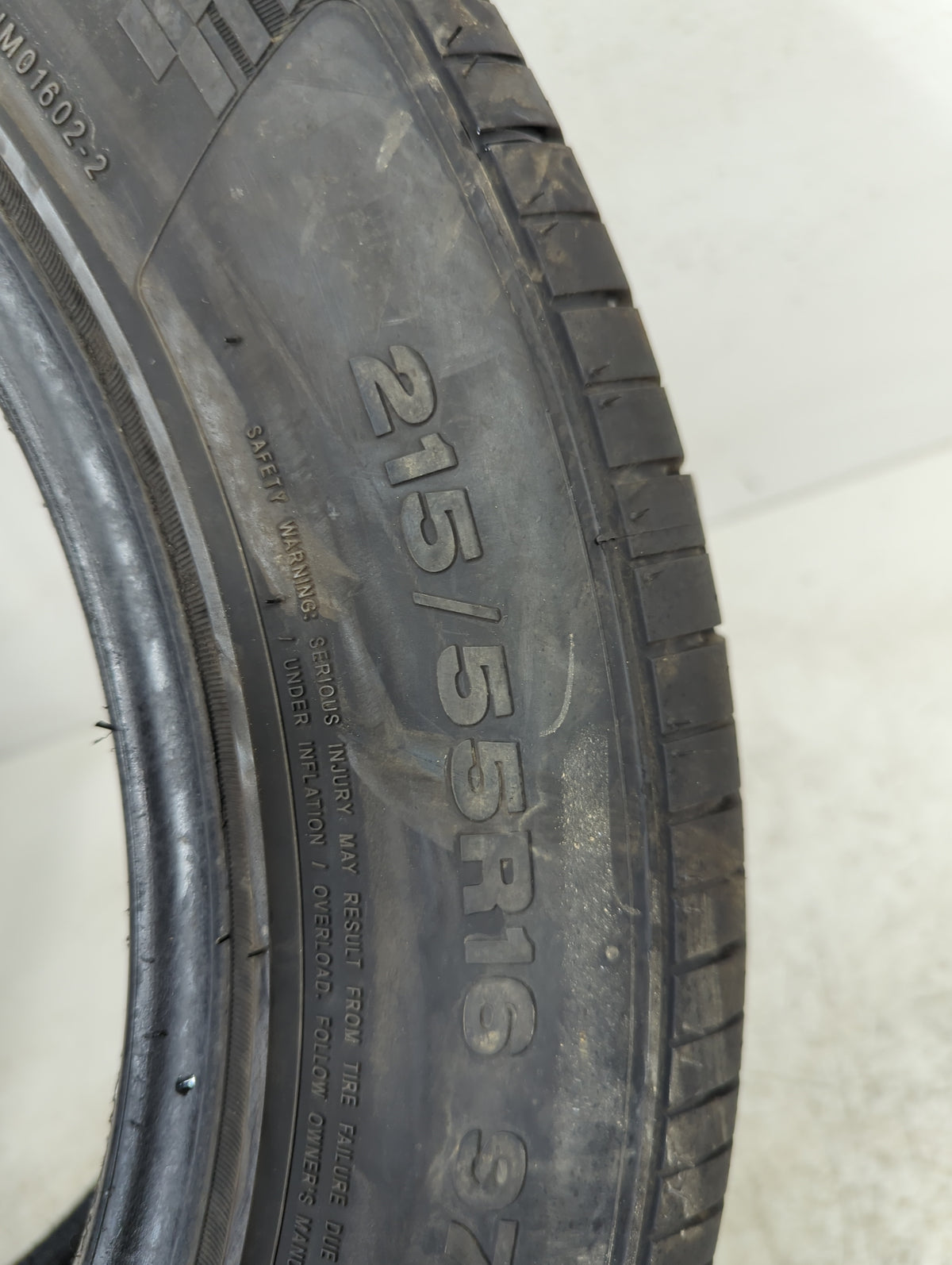 Used Tire 215/55R16 ARMSTRONG BLU-TRAC HP 97W - Tread Depth 8/32 - Oemusedautoparts1.com