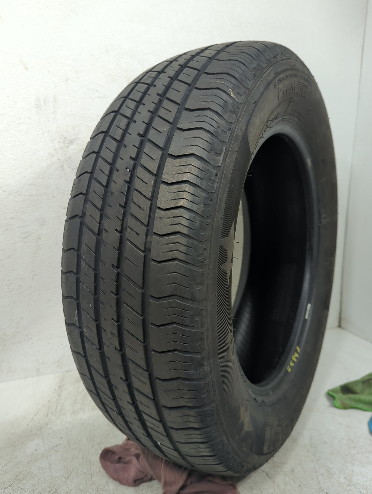 Used Tire 195/65R15 PROMETER RADIAL LL821 91H - Tread Depth 6/32 - Oemusedautoparts1.com