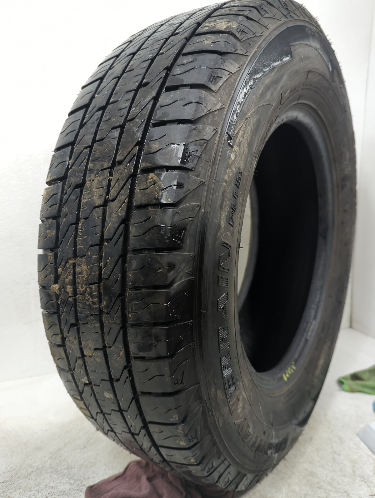 Used Tire 235/70R16 MASTERCRAFT COURSER AXT2 106T - Tread Depth 8/32 - Oemusedautoparts1.com