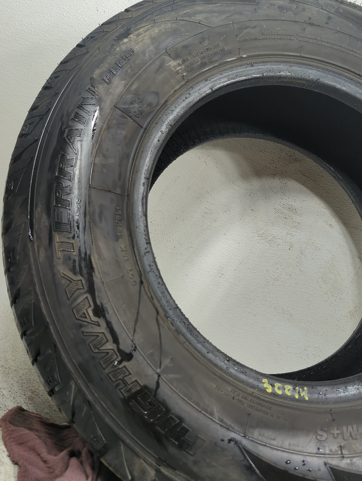 Used Tire 235/70R16 MASTERCRAFT COURSER AXT2 106T - Tread Depth 8/32 - Oemusedautoparts1.com