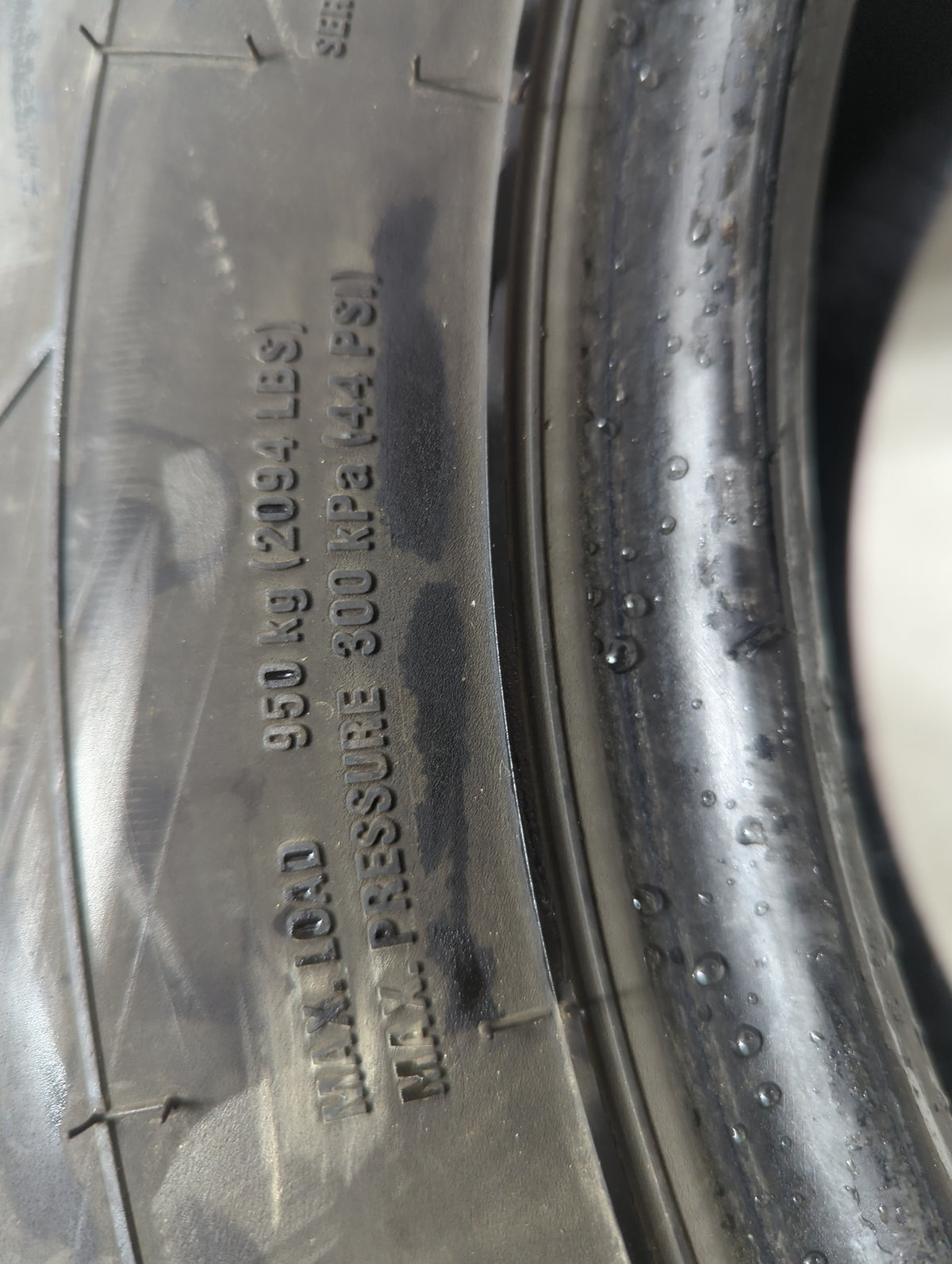 Used Tire 235/70R16 MASTERCRAFT COURSER AXT2 106T - Tread Depth 8/32 - Oemusedautoparts1.com
