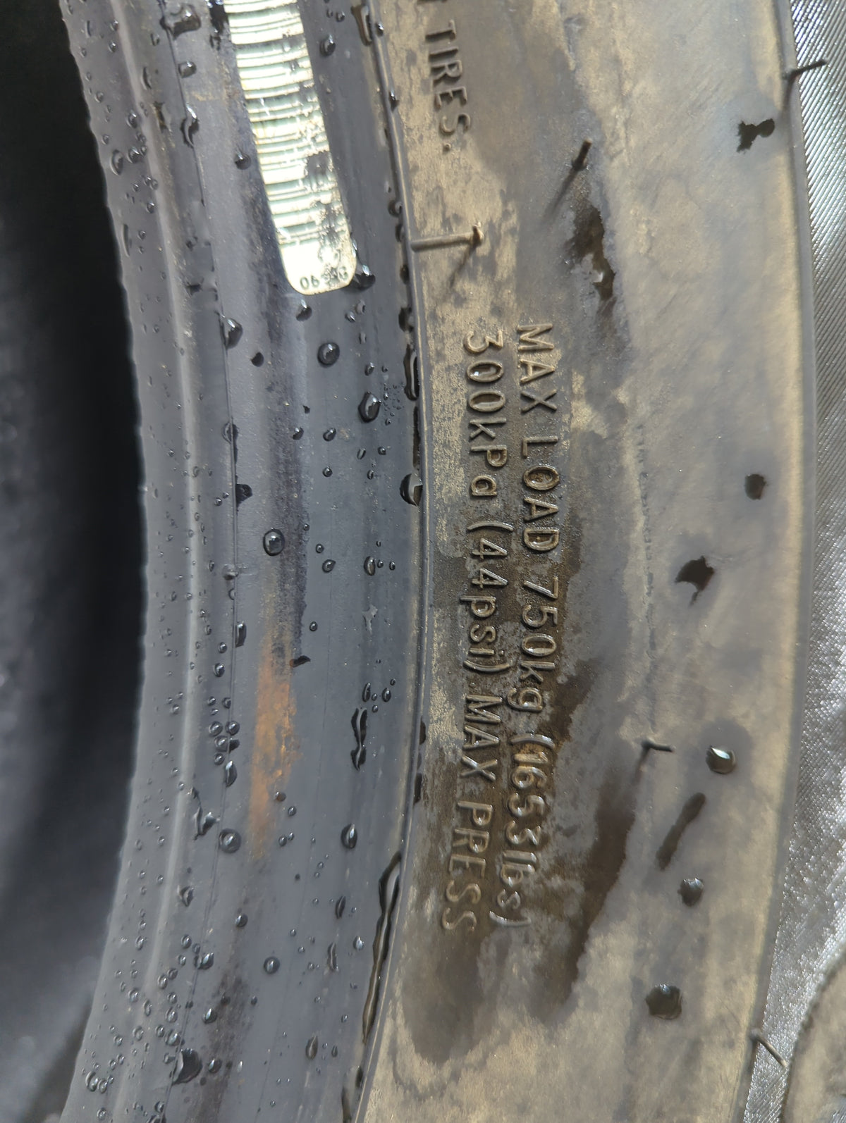 Used Tire 225/60R16 GT RADIAL MAXTOUR LX 98H - Tread Depth 10/32 - Oemusedautoparts1.com