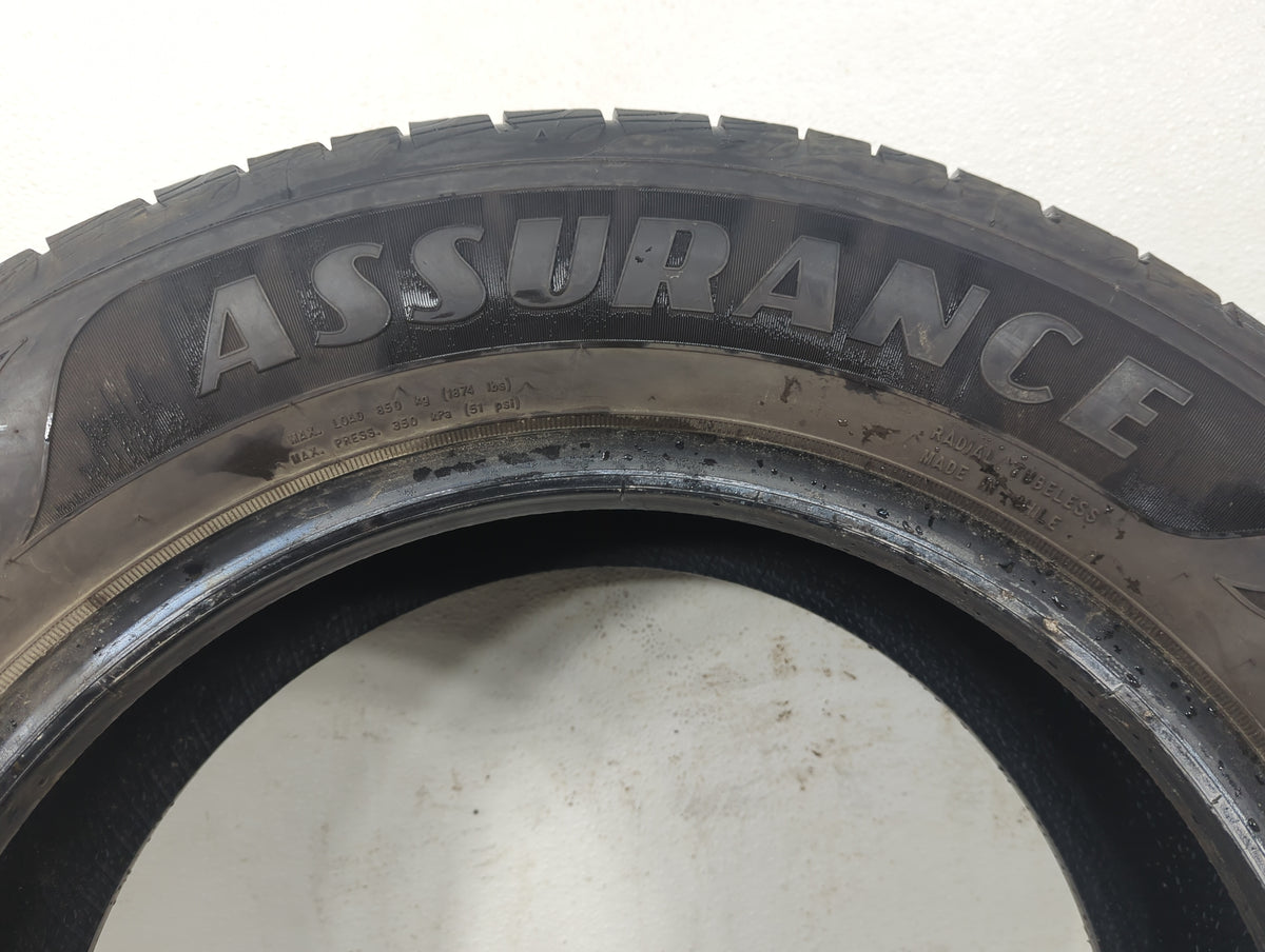 Used Tire 225/65R17 GOODYEAR ASSURANCE COMFORTRED 102H - Tread Depth 1/32 - Oemusedautoparts1.com