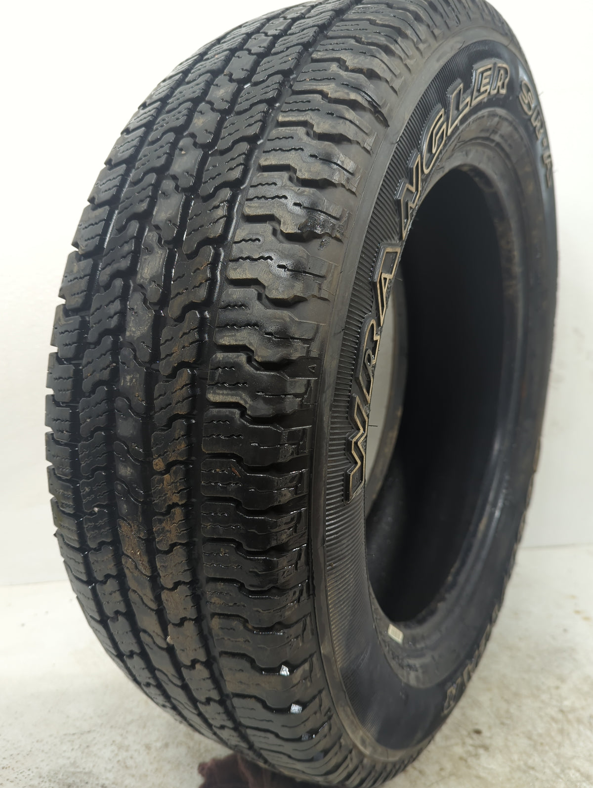 Used Tire P215/65R17 GOODYEAR WRANGLER SR-A 98T - Tread Depth 8/32 - Oemusedautoparts1.com