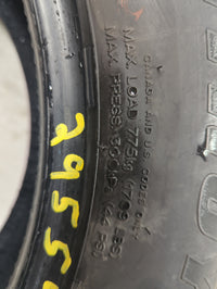 Used Tire 225/60R17 UNIROYAL TIGER PAW TOURING A/S 99H - Tread Depth 10/32 - Oemusedautoparts1.com