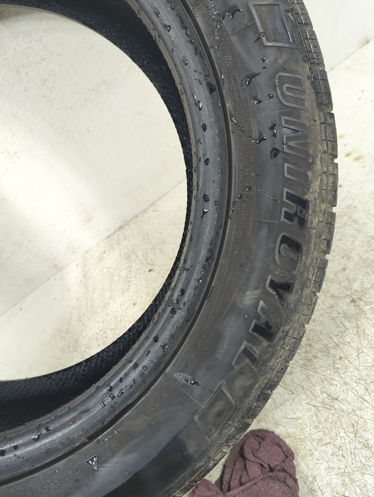 Used Tire 205/55R16 UNIROYAL TIGER PAW AWP3 91H - Tread Depth 8/32 - Oemusedautoparts1.com