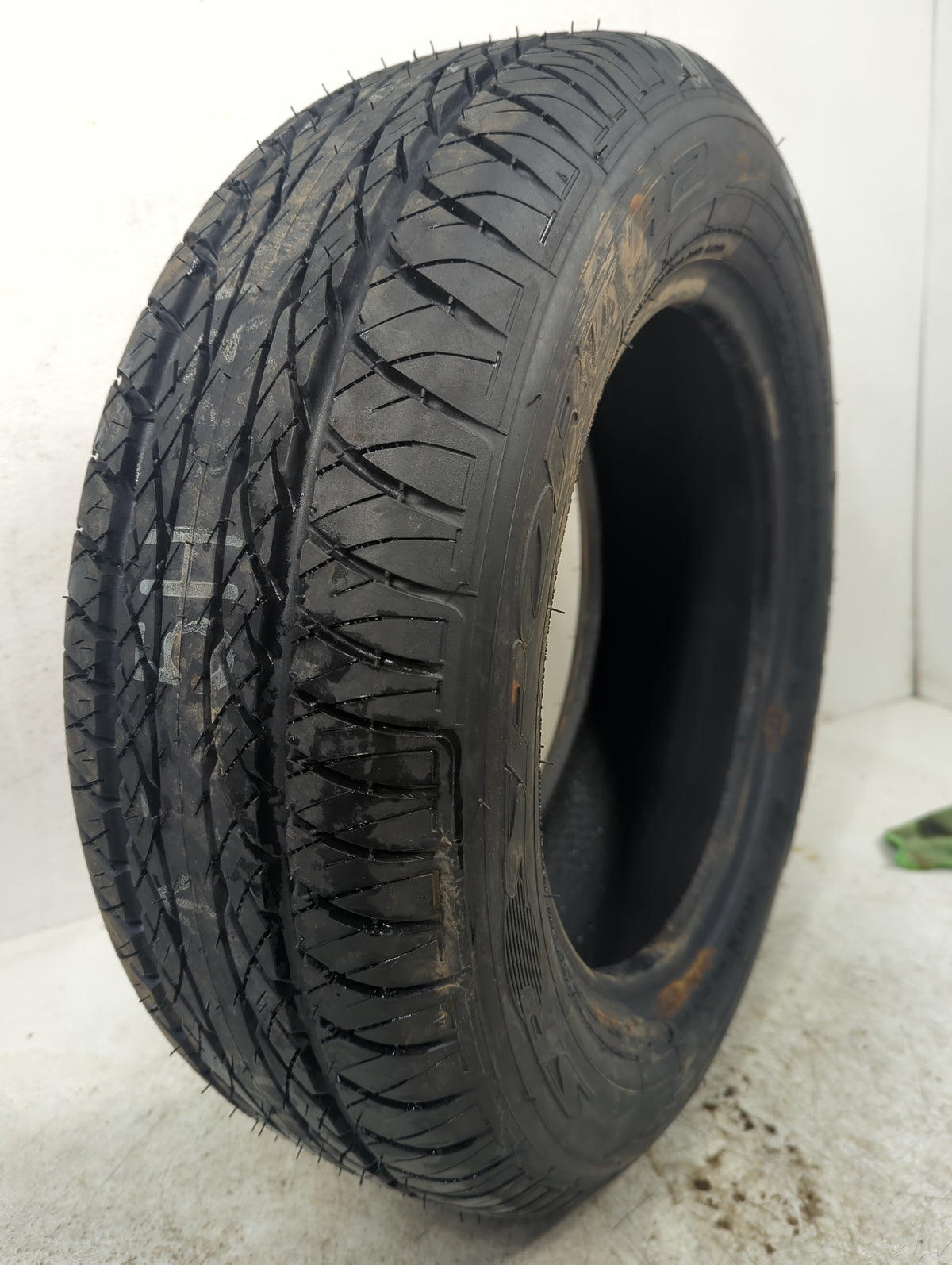 Used Tire 185/65R14 DUNLOP SPORT 85H - Tread Depth 10/32 - Oemusedautoparts1.com