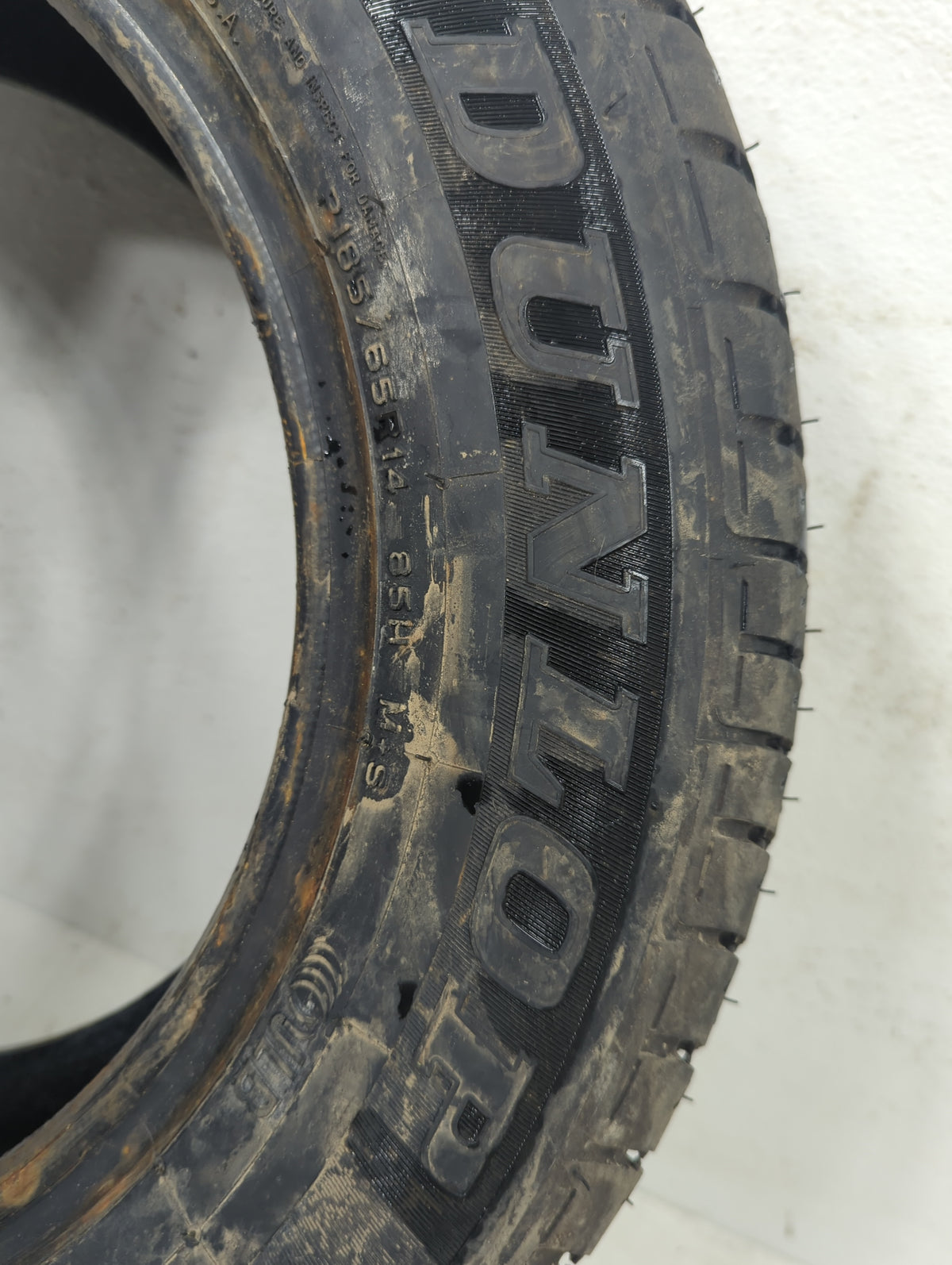 Used Tire 185/65R14 DUNLOP SPORT 85H - Tread Depth 10/32 - Oemusedautoparts1.com
