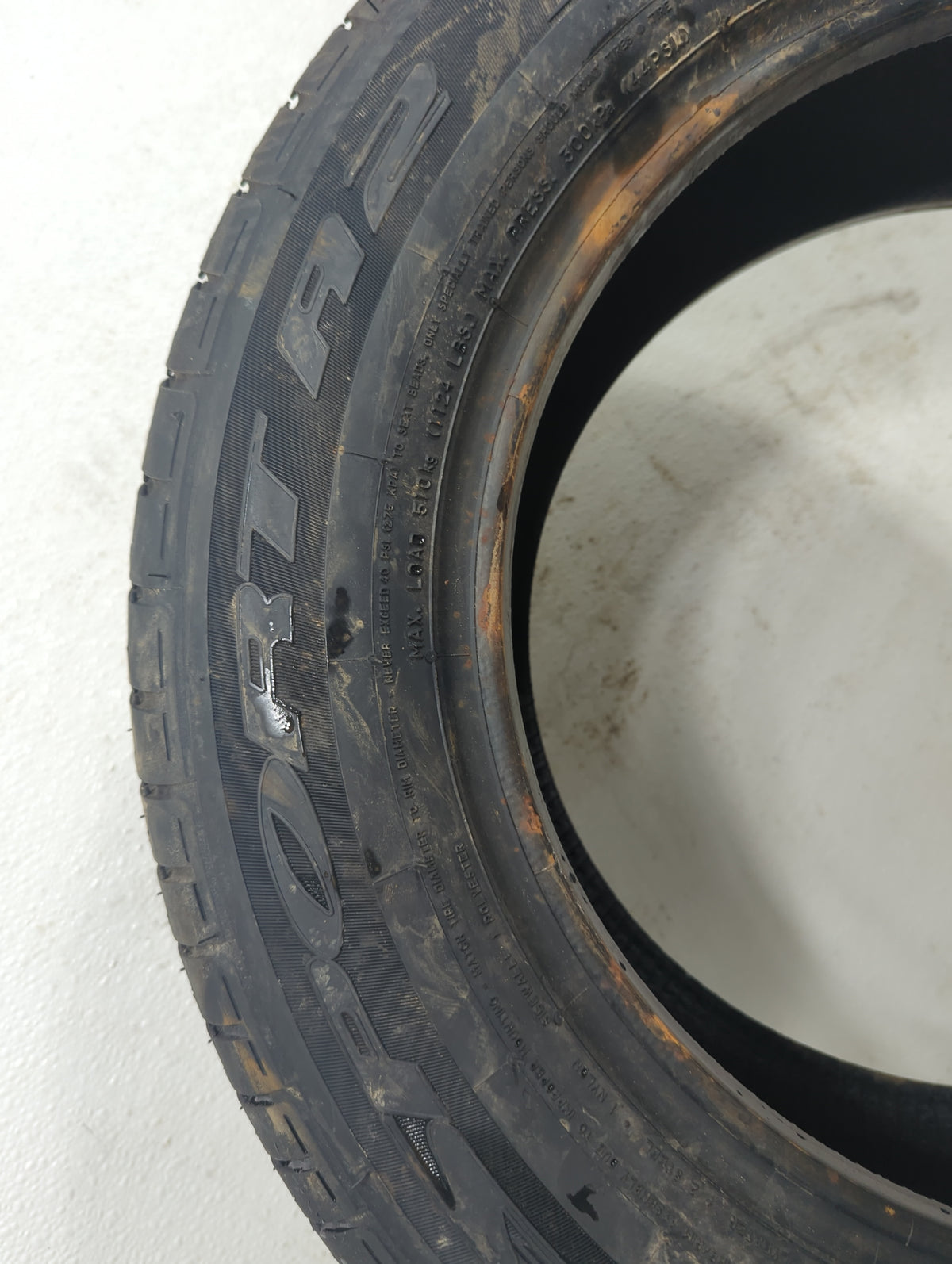 Used Tire 185/65R14 DUNLOP SPORT 85H - Tread Depth 10/32 - Oemusedautoparts1.com