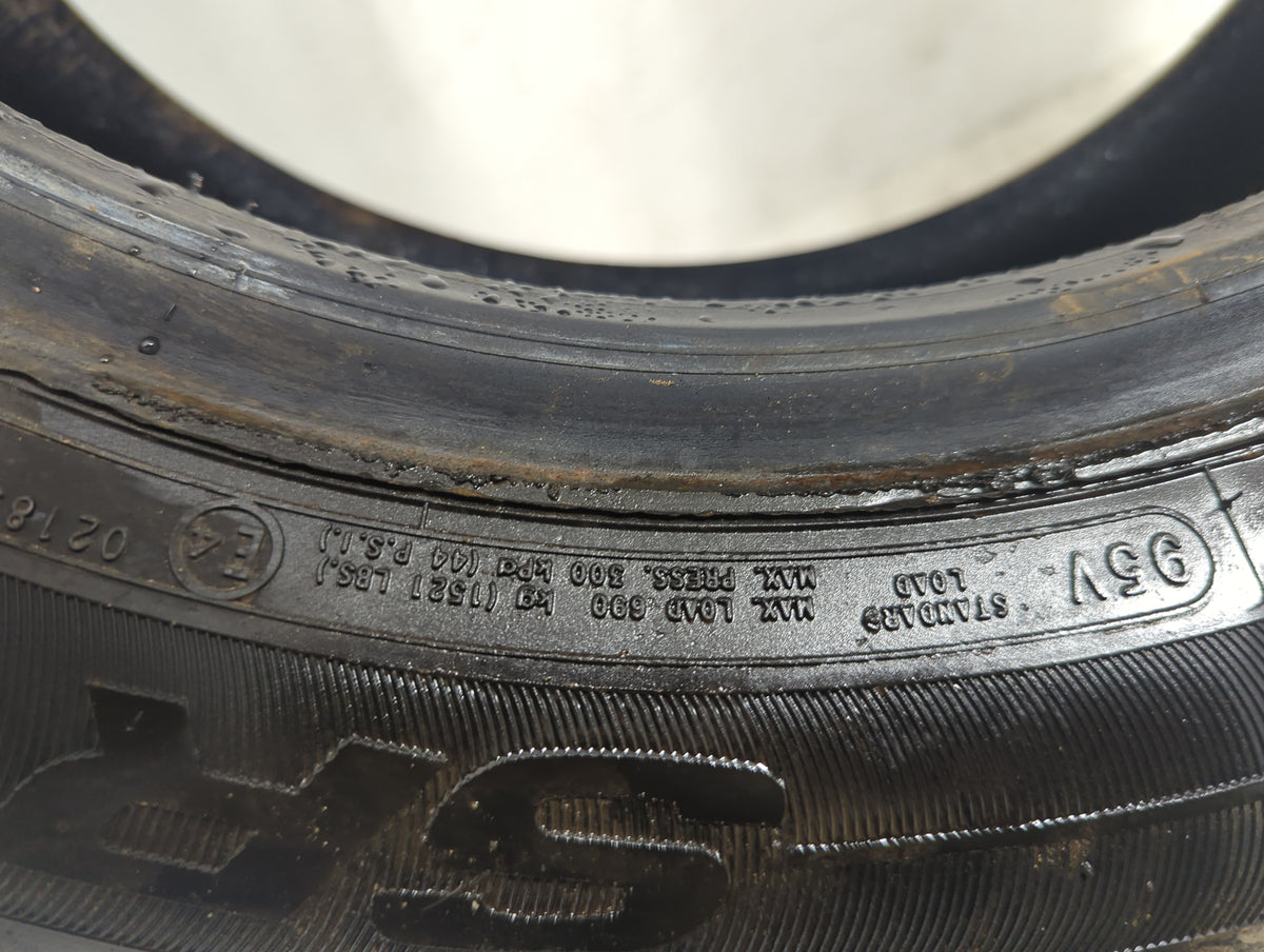 Used Tire 215/60R16 MASTERCRAFT AVENGER TOURING LSR 95V - Tread Depth 8/32 - Oemusedautoparts1.com