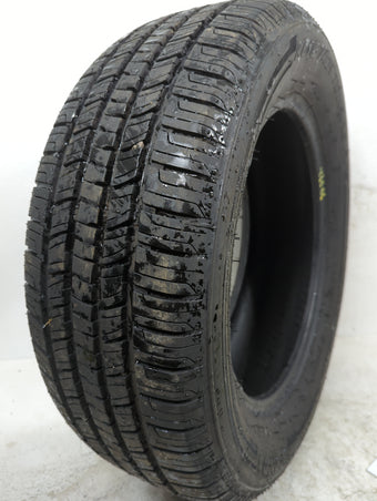 compare product Used Tire 215/60R16 KENDA KENETICA TOURING 95H - Tread Depth 10/32