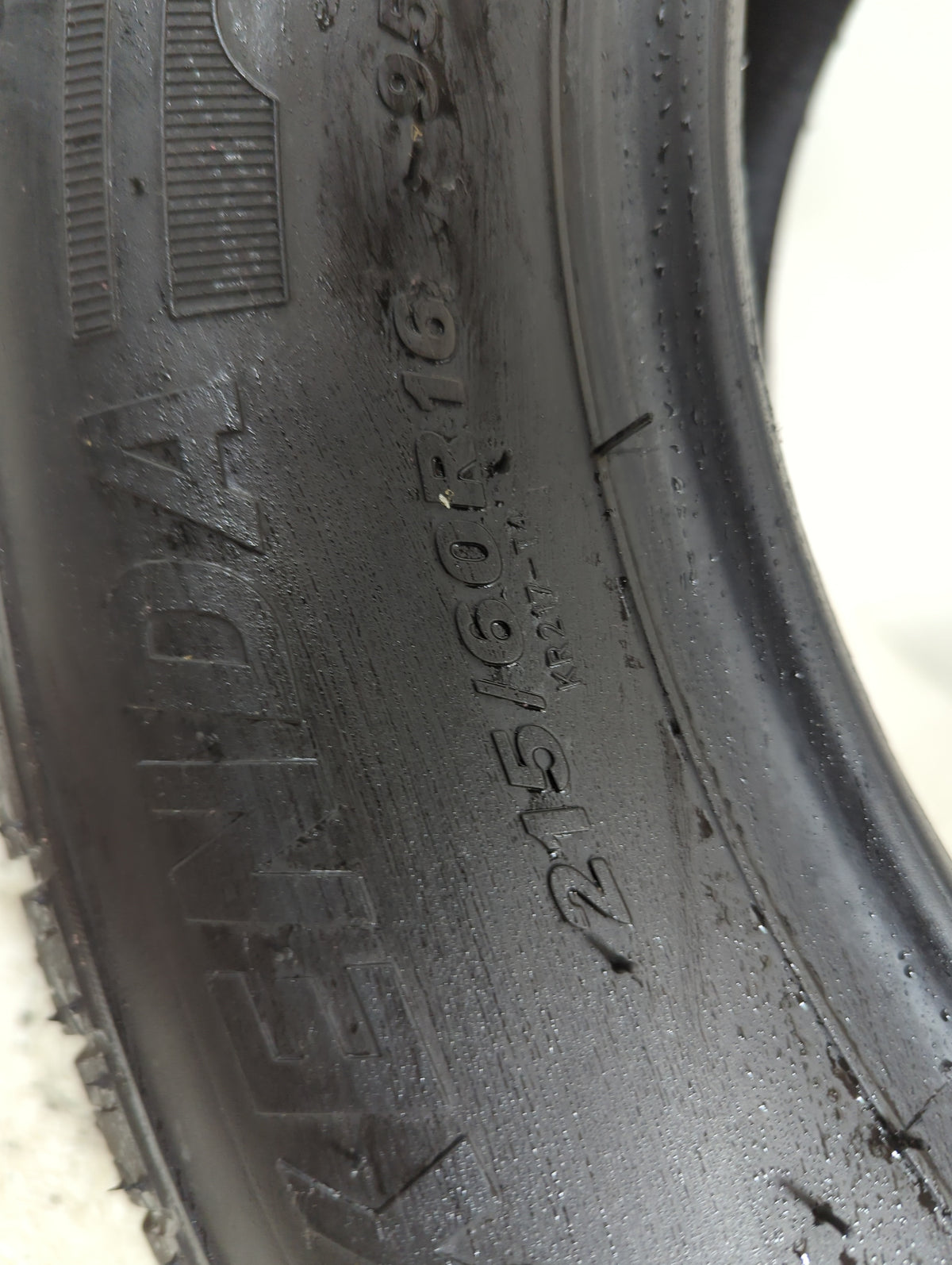 Used Tire 215/60R16 KENDA KENETICA TOURING 95H - Tread Depth 10/32 - Oemusedautoparts1.com