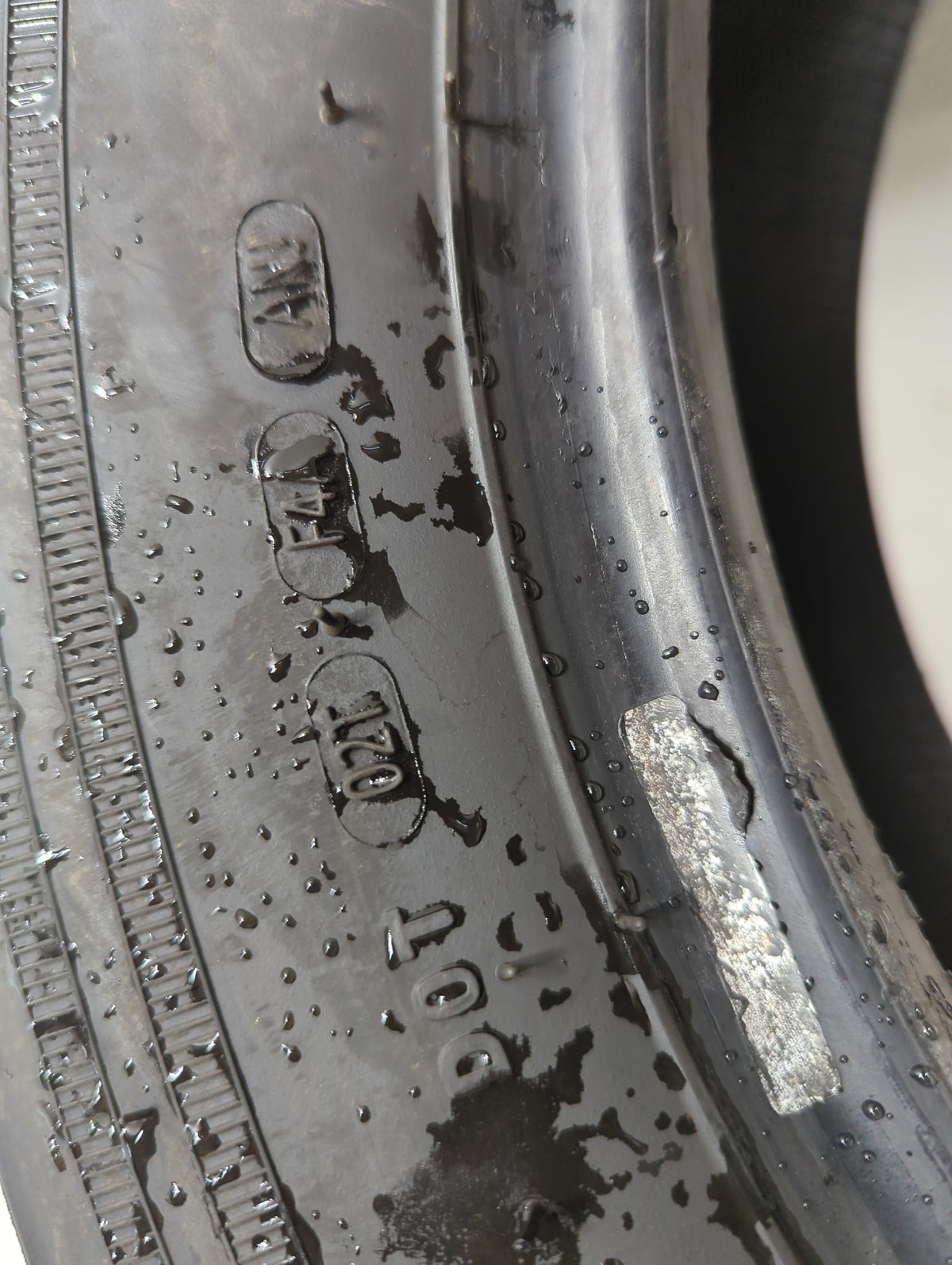 Used Tire 215/60R16 KENDA KENETICA TOURING 95H - Tread Depth 10/32 - Oemusedautoparts1.com