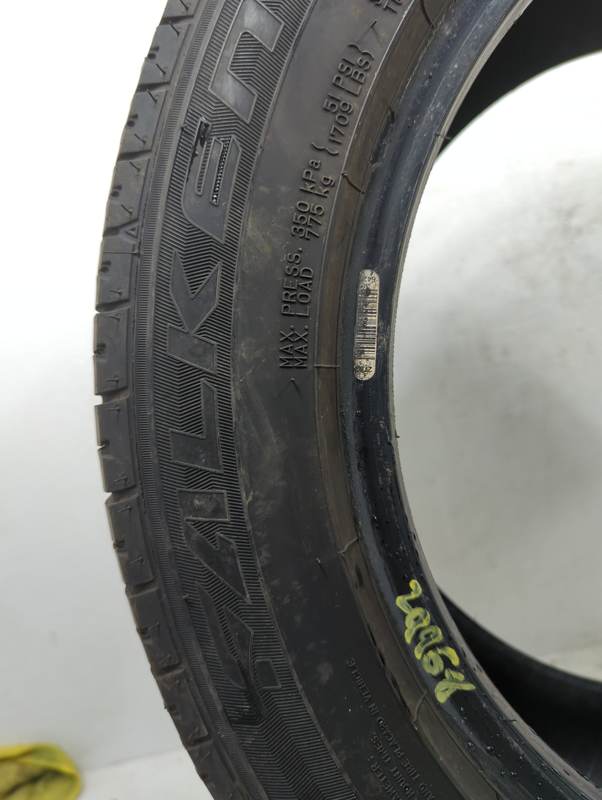 Used Tire 245/50R17 FALKEN ZIEX ZE960 A/S 99W - Tread Depth 7/32 - Oemusedautoparts1.com