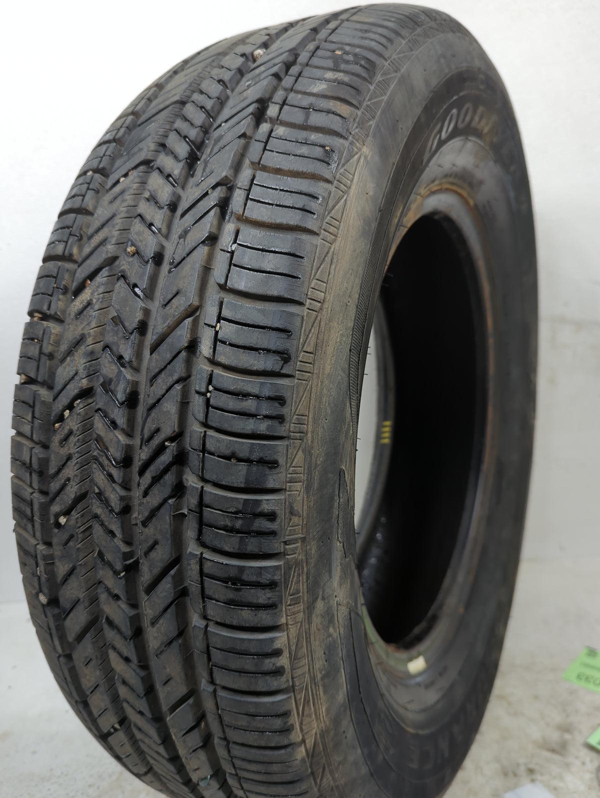 Used Tire 215/70R15 GOODYEAR ASSURANCE 98T - Tread Depth 10/32 - Oemusedautoparts1.com