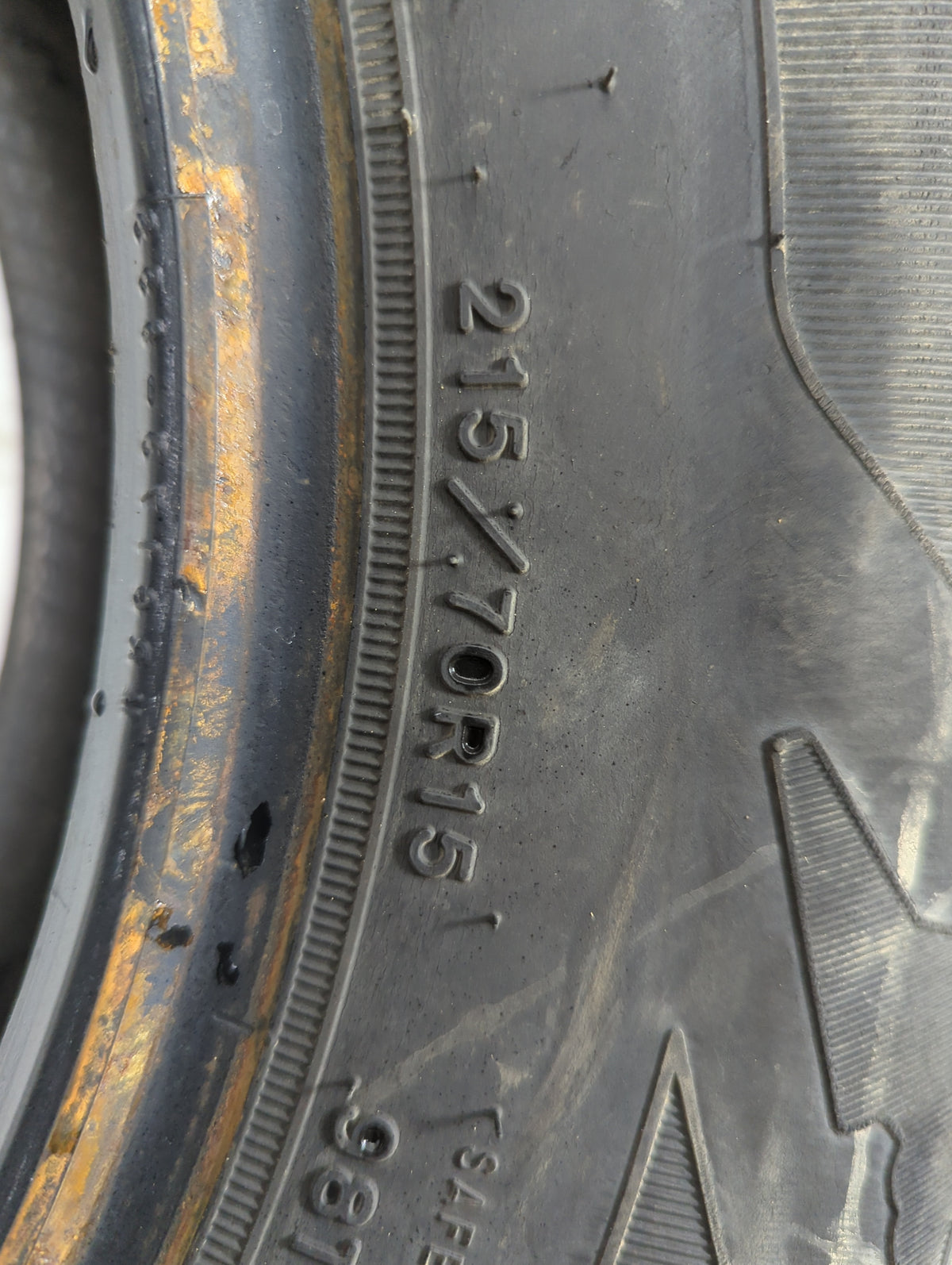 Used Tire 215/70R15 GOODYEAR ASSURANCE 98T - Tread Depth 10/32 - Oemusedautoparts1.com