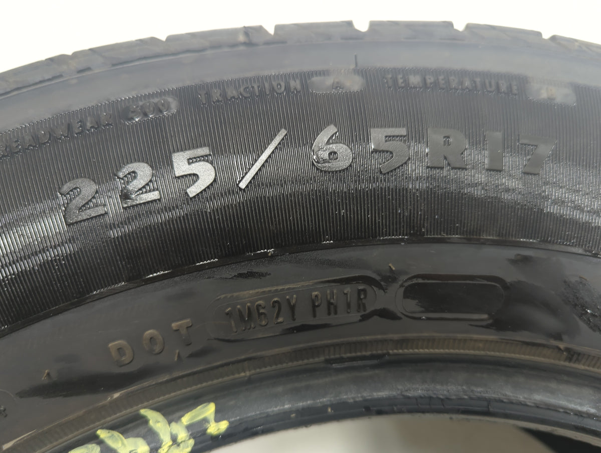 Used Tire 225/65R17 DOUGLAS TOURING A/S 102H - Tread Depth 8/32 - Oemusedautoparts1.com