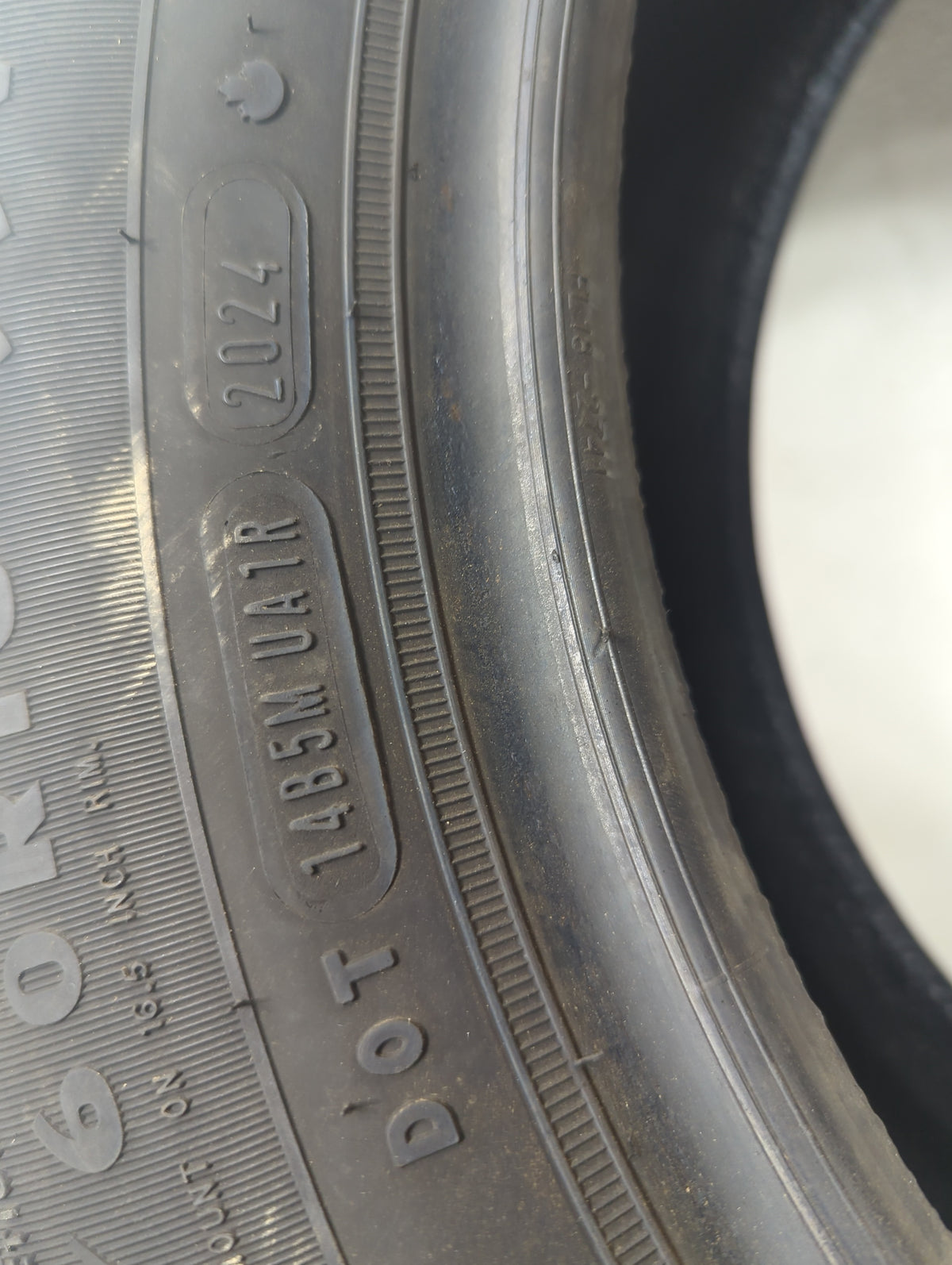 Used Tire 215/60R16 DOUGLAS TOURING A/S 95V - Tread Depth 8/32 - Oemusedautoparts1.com