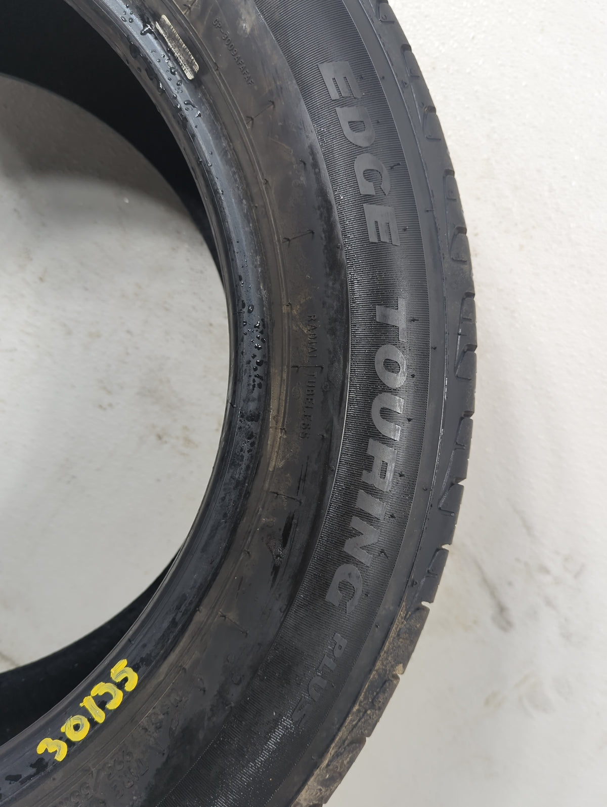 Used Tire 225/55R17 KELLY EDGE TOURING PLUS 97V - Tread Depth 10/32 - Oemusedautoparts1.com