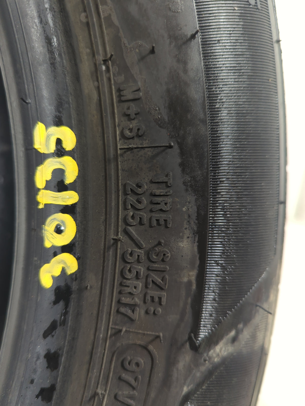 Used Tire 225/55R17 KELLY EDGE TOURING PLUS 97V - Tread Depth 10/32 - Oemusedautoparts1.com
