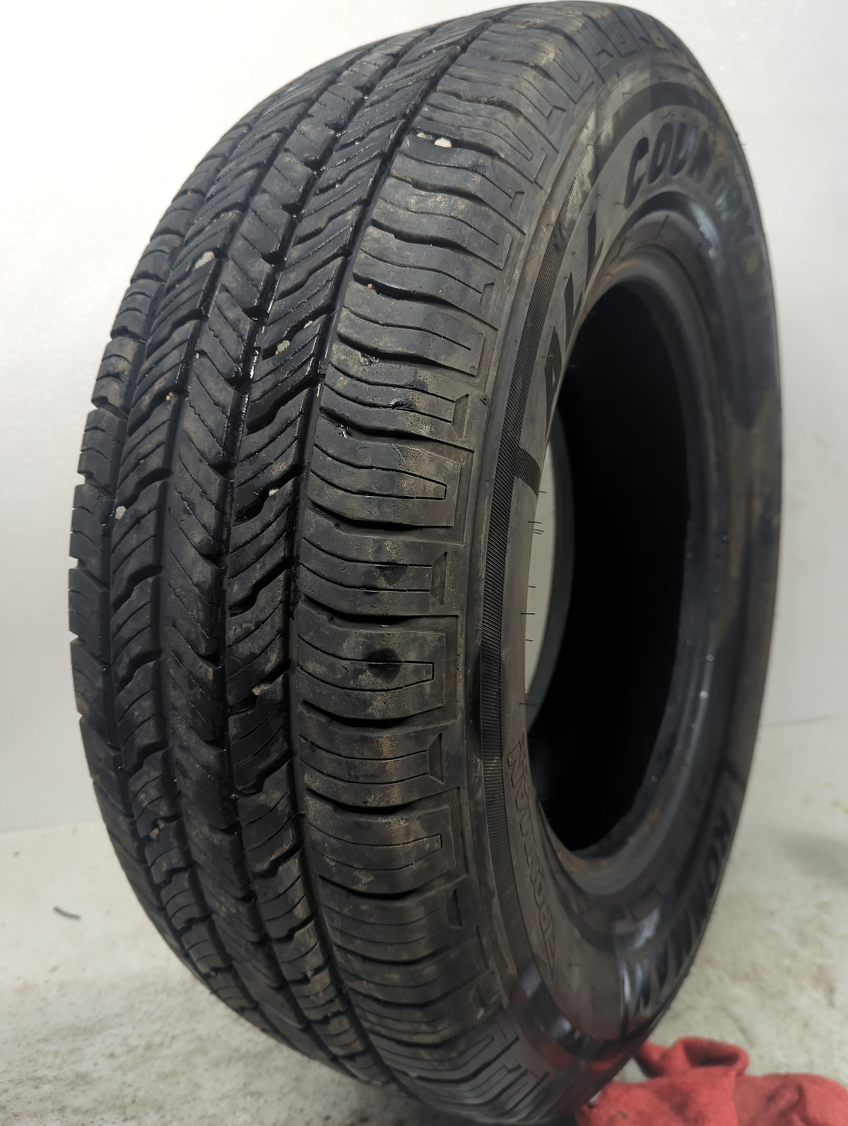 Used Tire 235/70R16 IRONMAN ALL COUNTRY HT 106T - Tread Depth 9/32 - Oemusedautoparts1.com