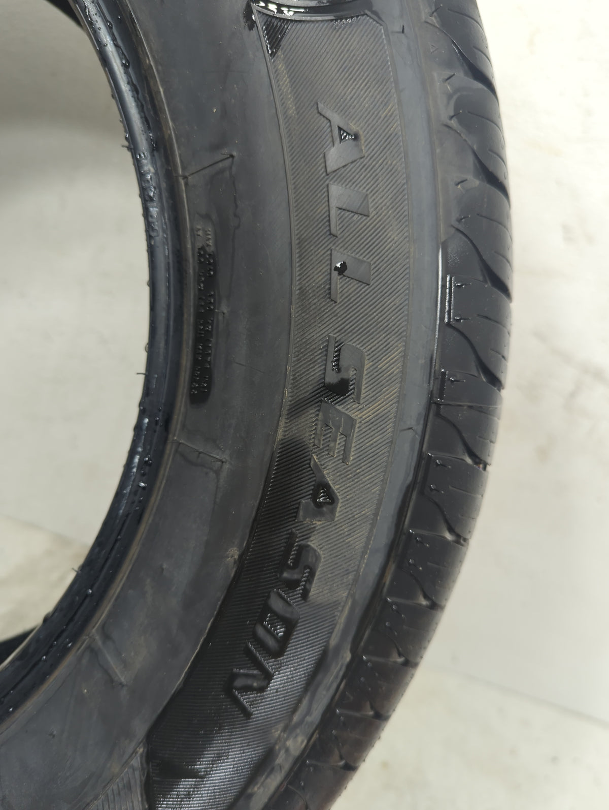 Used Tire 225/65R17 FIRESTONE ALL SEASON 102H - Tread Depth 10/32 - Oemusedautoparts1.com