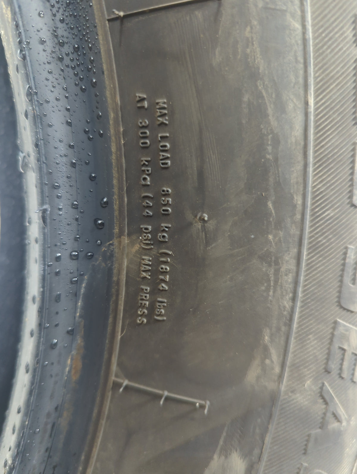 Used Tire 225/65R17 FIRESTONE ALL SEASON 102H - Tread Depth 9/32 - Oemusedautoparts1.com