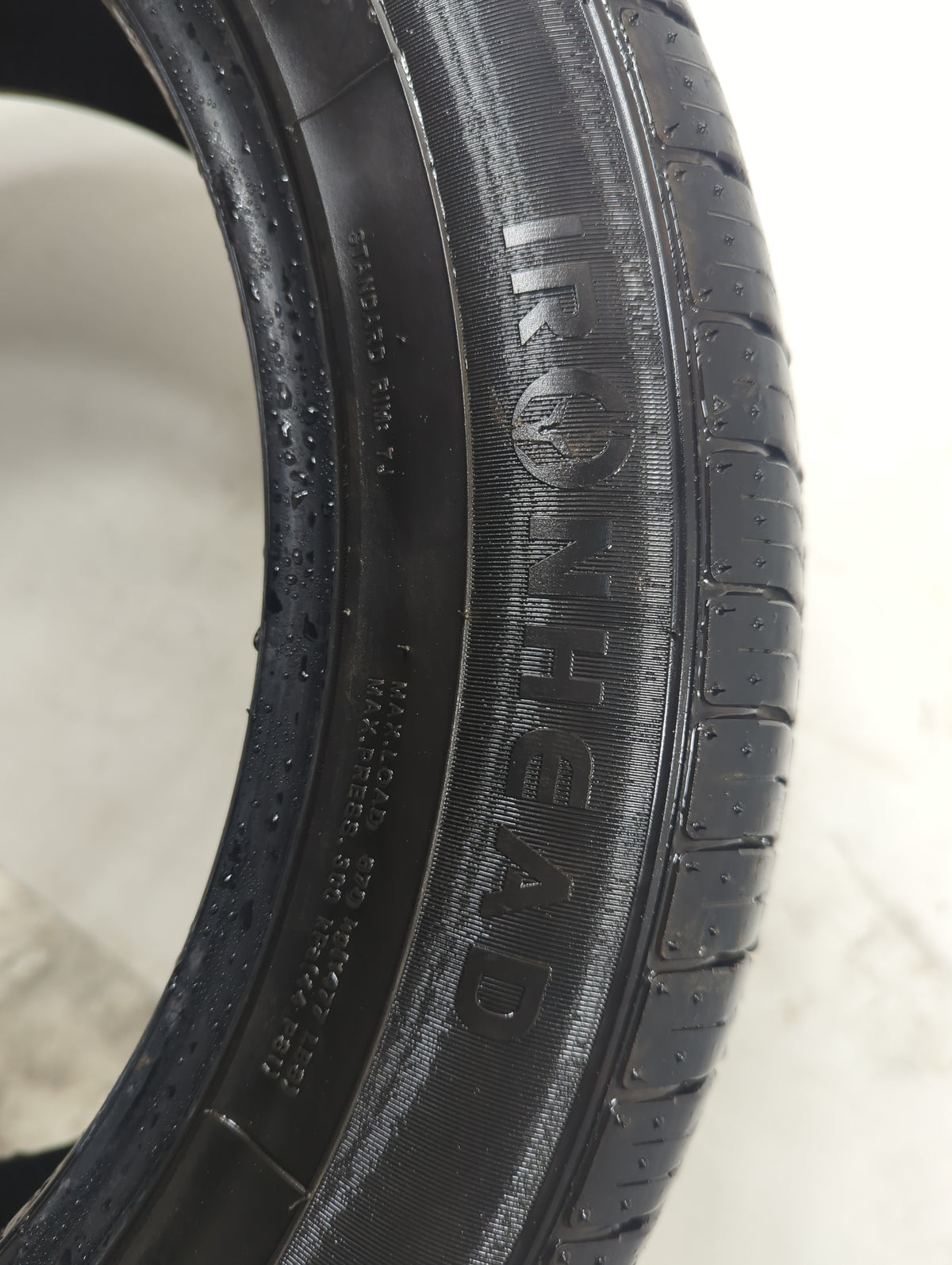 Used Tire 215/55R17 IRONHEAD REFLEX H01 94V - Tread Depth 9/32 - Oemusedautoparts1.com