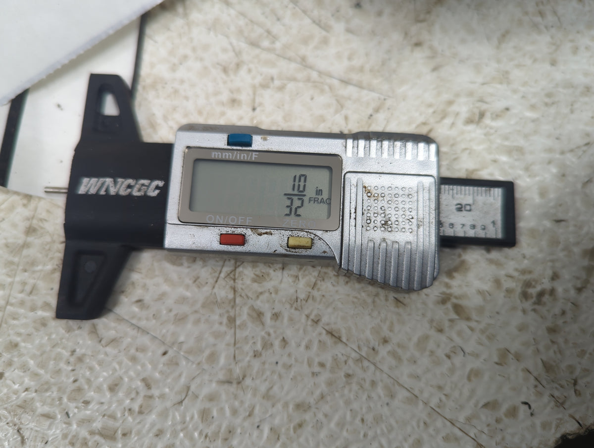 Used Tire 225/55R17 KELLY EDGE TOURING PLUS 97V - Tread Depth 10/32 - Oemusedautoparts1.com