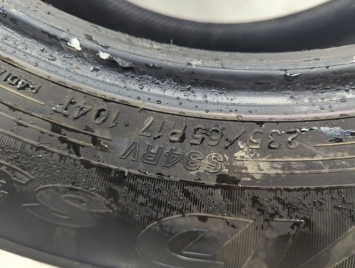 Used Tire 235/65R17 YOKOHAMA AVID S34 104T - Tread Depth 7/32 - Oemusedautoparts1.com