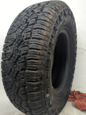 compare product Used Tire 235/75R15 DEXTERO ALL TERRAIN DAT1 108S - Tread Depth 12/32