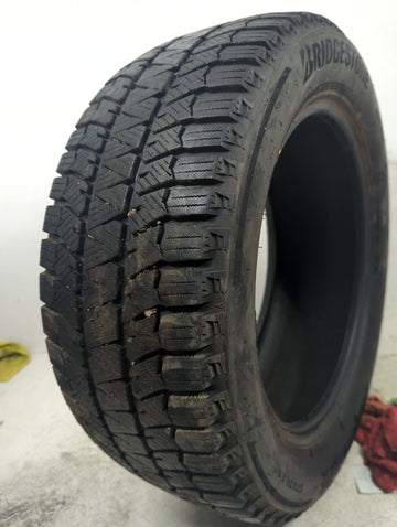Used Tire 215/55R16 BRIDGESTONE BLIZZAK WS90 97H - Tread Depth 9/32 - Oemusedautoparts1.com