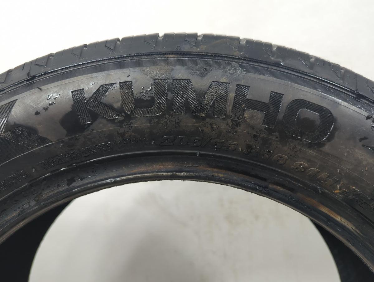 Used Tire 205/55R16 KUMHO SOLUS TA51A 91H - Tread Depth 9/32 - Oemusedautoparts1.com
