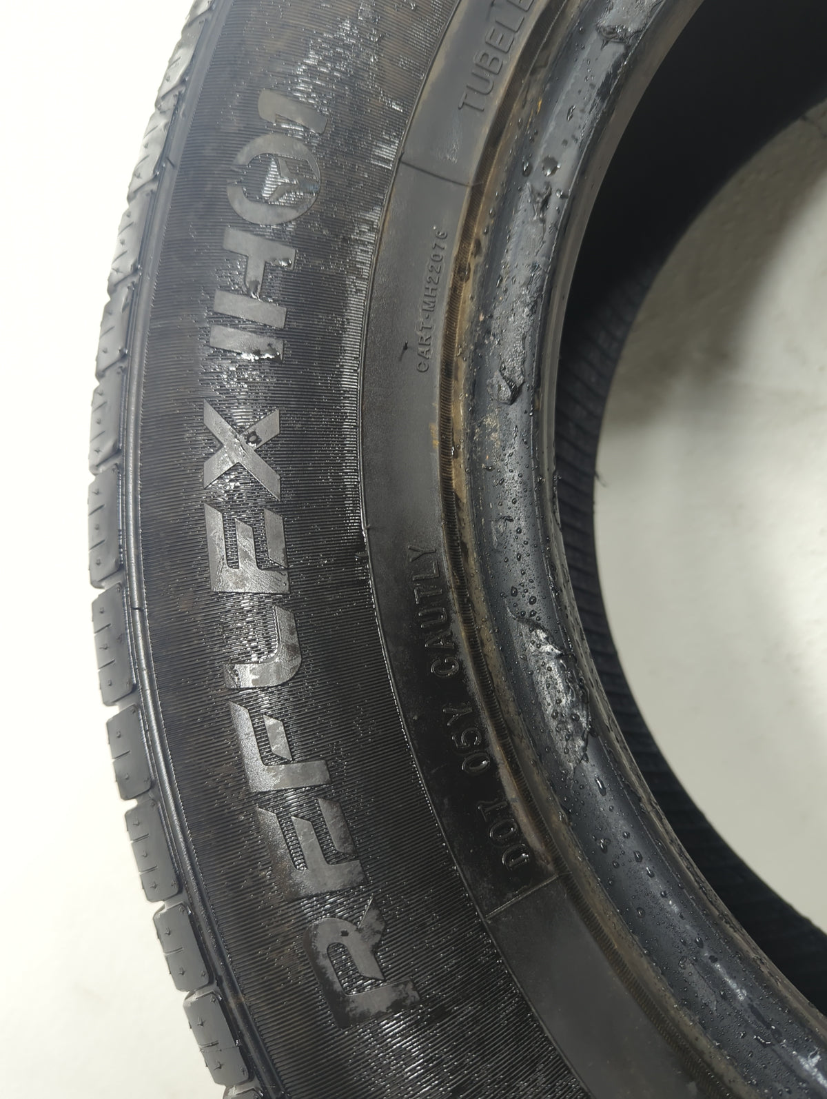 Used Tire 235/60R16 IRONHEAD REFLEX SUV 100V - Tread Depth 10/32 - Oemusedautoparts1.com