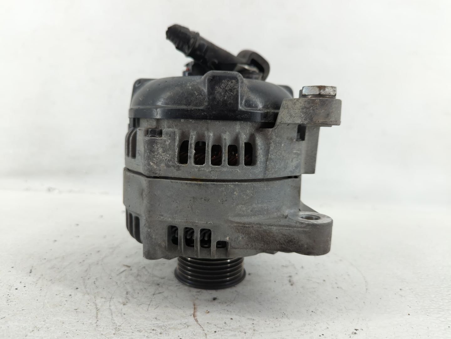 0 Alternator Replacement Generator Charging Assembly Engine OEM Fits Fits 215 2016 2017 2018 2019 2020 2021 OEM Used Auto Pa
