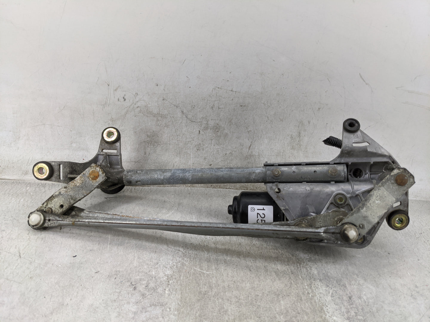 2004-2005 Acura Tl Front Windshield Wiper Motor Fits Fits 2003 2004 2005 2006 OEM Used Auto Parts - Oemusedautoparts1.com