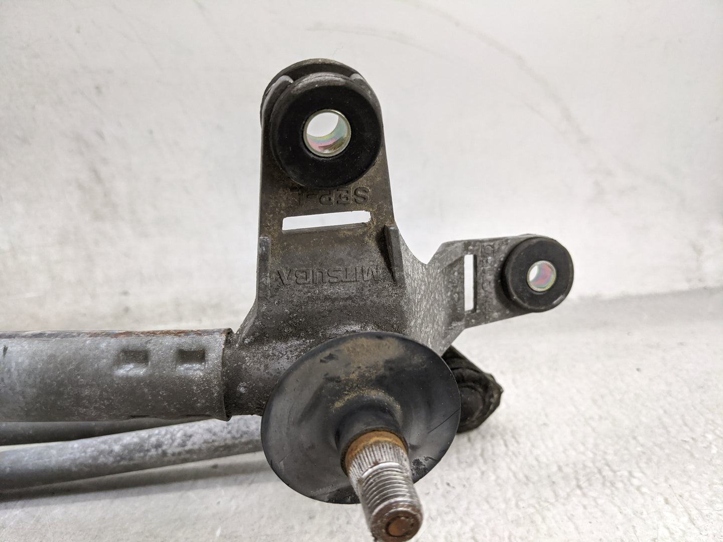2004-2005 Acura Tl Front Windshield Wiper Motor Fits Fits 2003 2004 2005 2006 OEM Used Auto Parts - Oemusedautoparts1.com