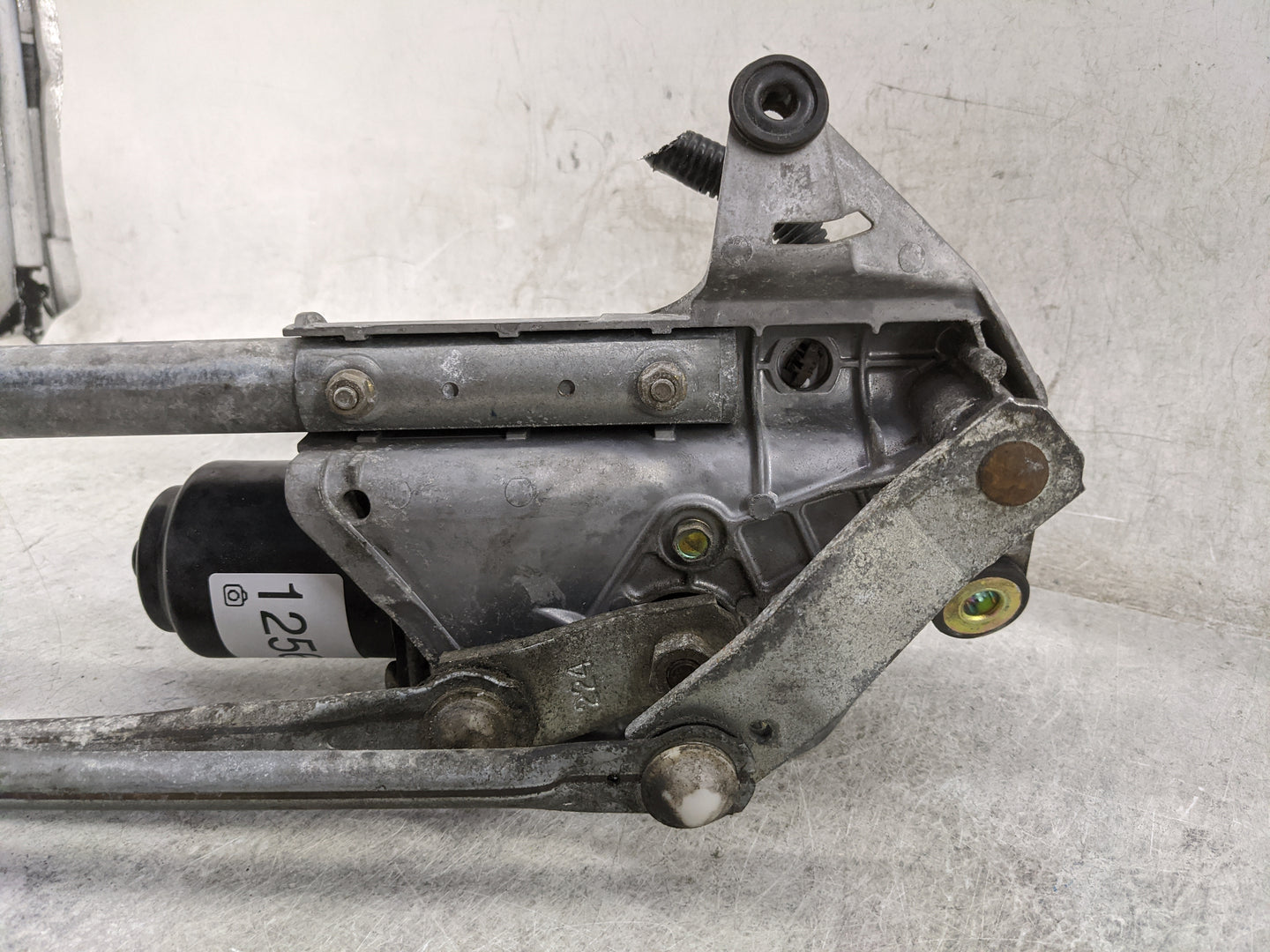 2004-2005 Acura Tl Front Windshield Wiper Motor Fits Fits 2003 2004 2005 2006 OEM Used Auto Parts - Oemusedautoparts1.com