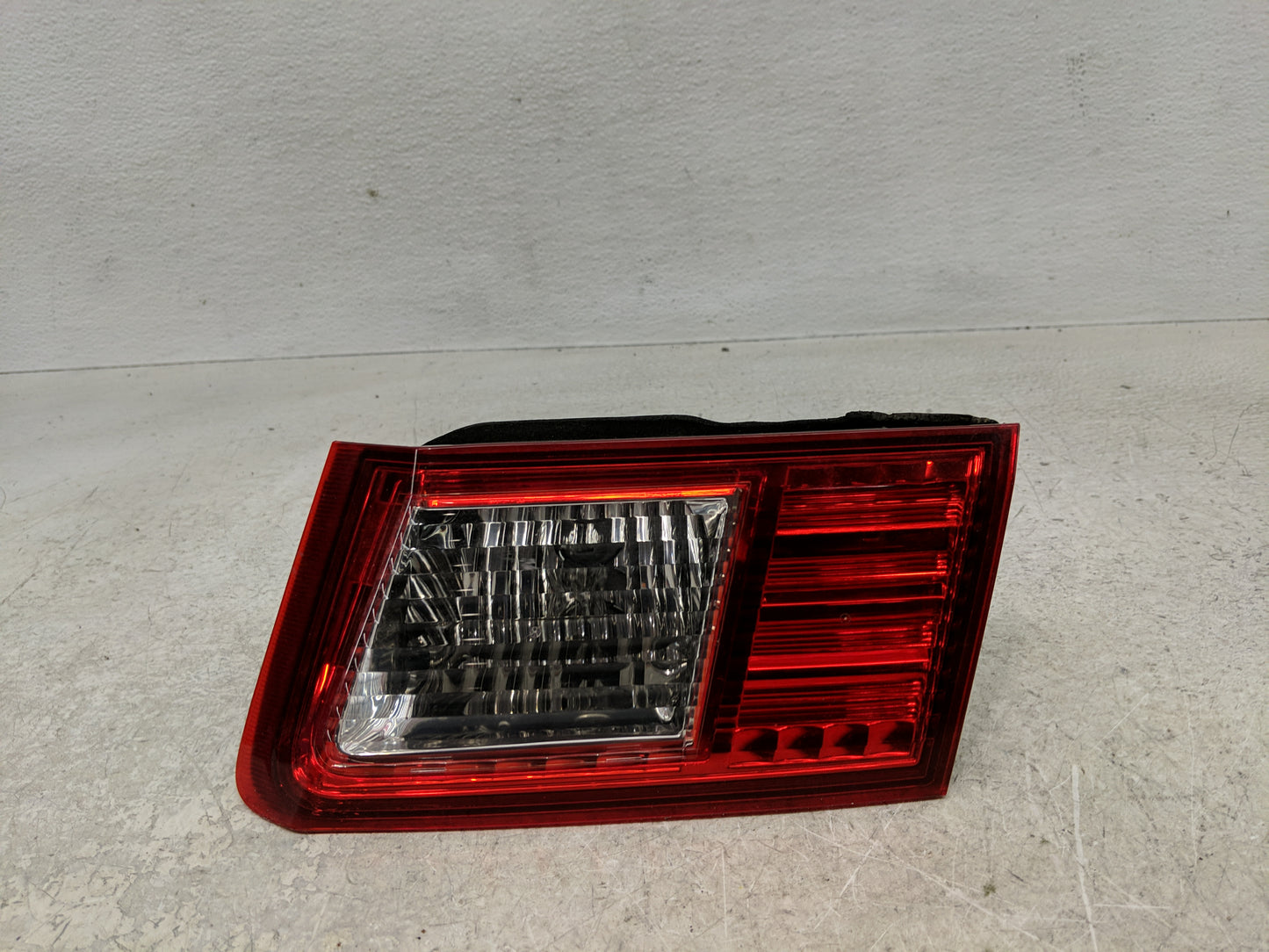 2009-2010 Acura Tsx Driver Left Side Deck Lid Mounted Tail Light - Oemusedautoparts1.com