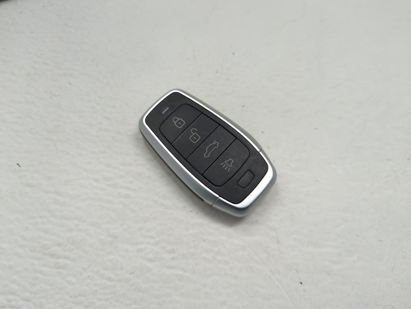 Keyless Entry Remote Fob WQ8-IKEYAT005AL 4 buttons - Oemusedautoparts1.com