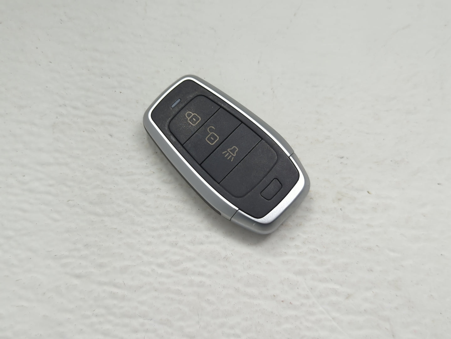 Keyless Entry Remote Fob WQ8-IKEYAT005AL 3 buttons - Oemusedautoparts1.com