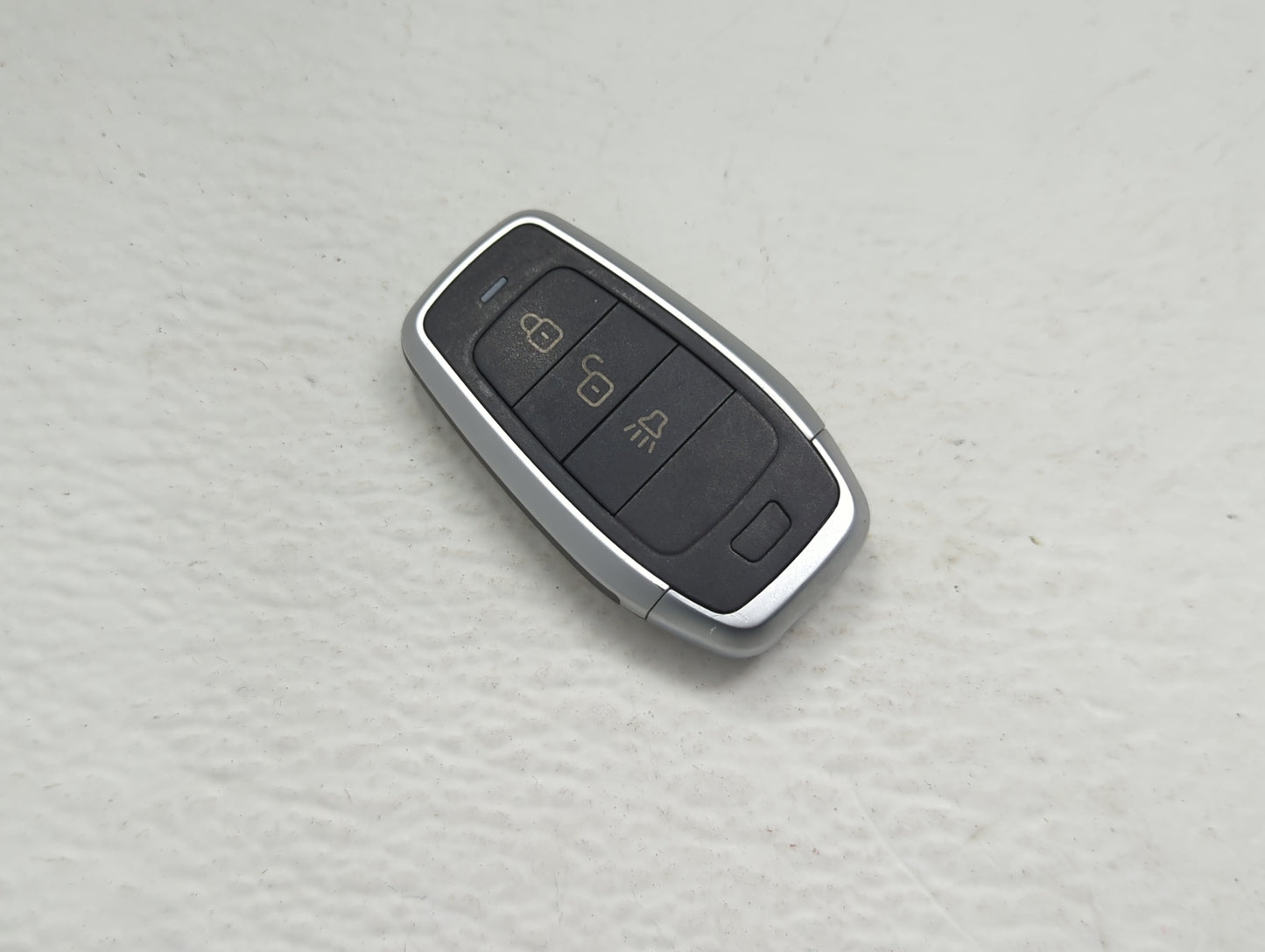 Keyless Entry Remote Fob WQ8-IKEYAT005AL 3 buttons - Oemusedautoparts1.com