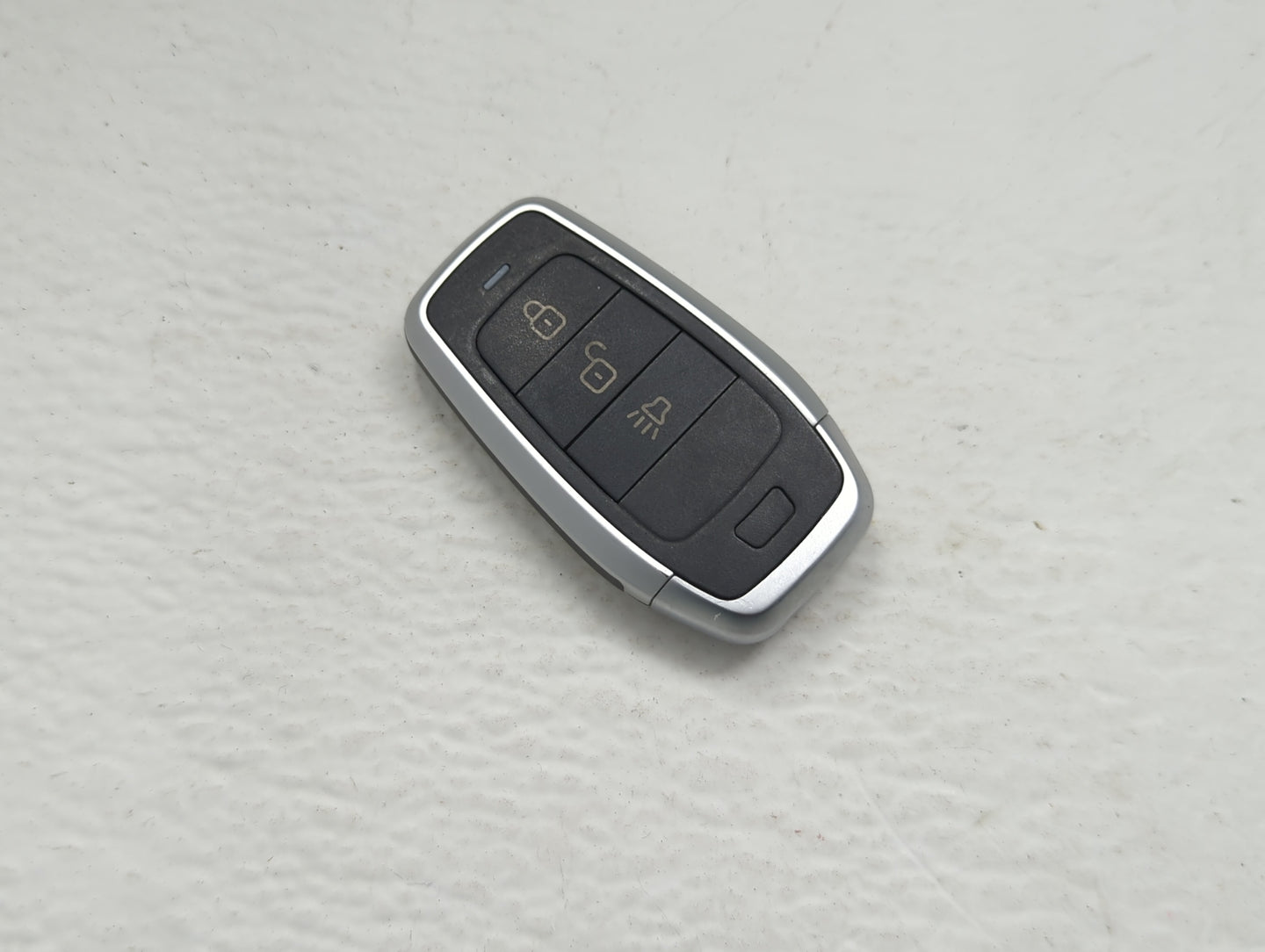 Keyless Entry Remote Fob WQ8-IKEYAT005AL 3 buttons - Oemusedautoparts1.com