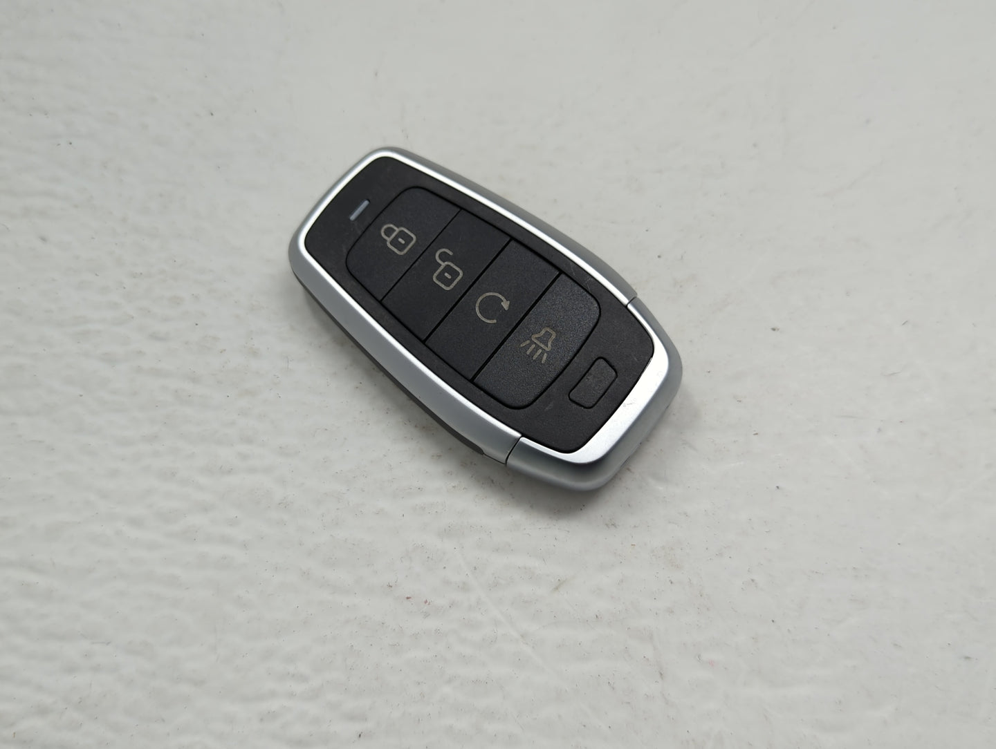 Keyless Entry Remote Fob WQ8-IKEYAT005AL 4 buttons - Oemusedautoparts1.com