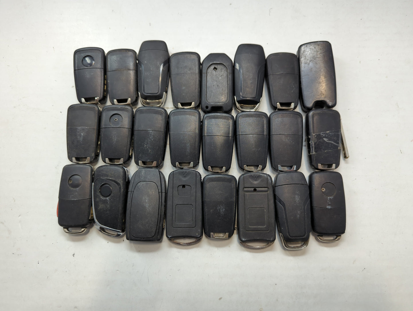 Lot of 25 Aftermarket Keyless Entry Remote Fob MIXED FCC IDS MIXED PART - Oemusedautoparts1.com