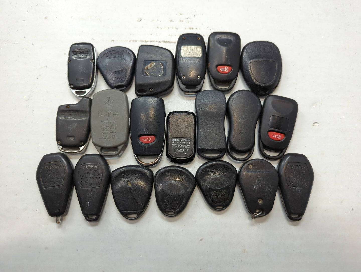 Lot of 25 Aftermarket Keyless Entry Remote Fob MIXED FCC IDS MIXED PART - Oemusedautoparts1.com